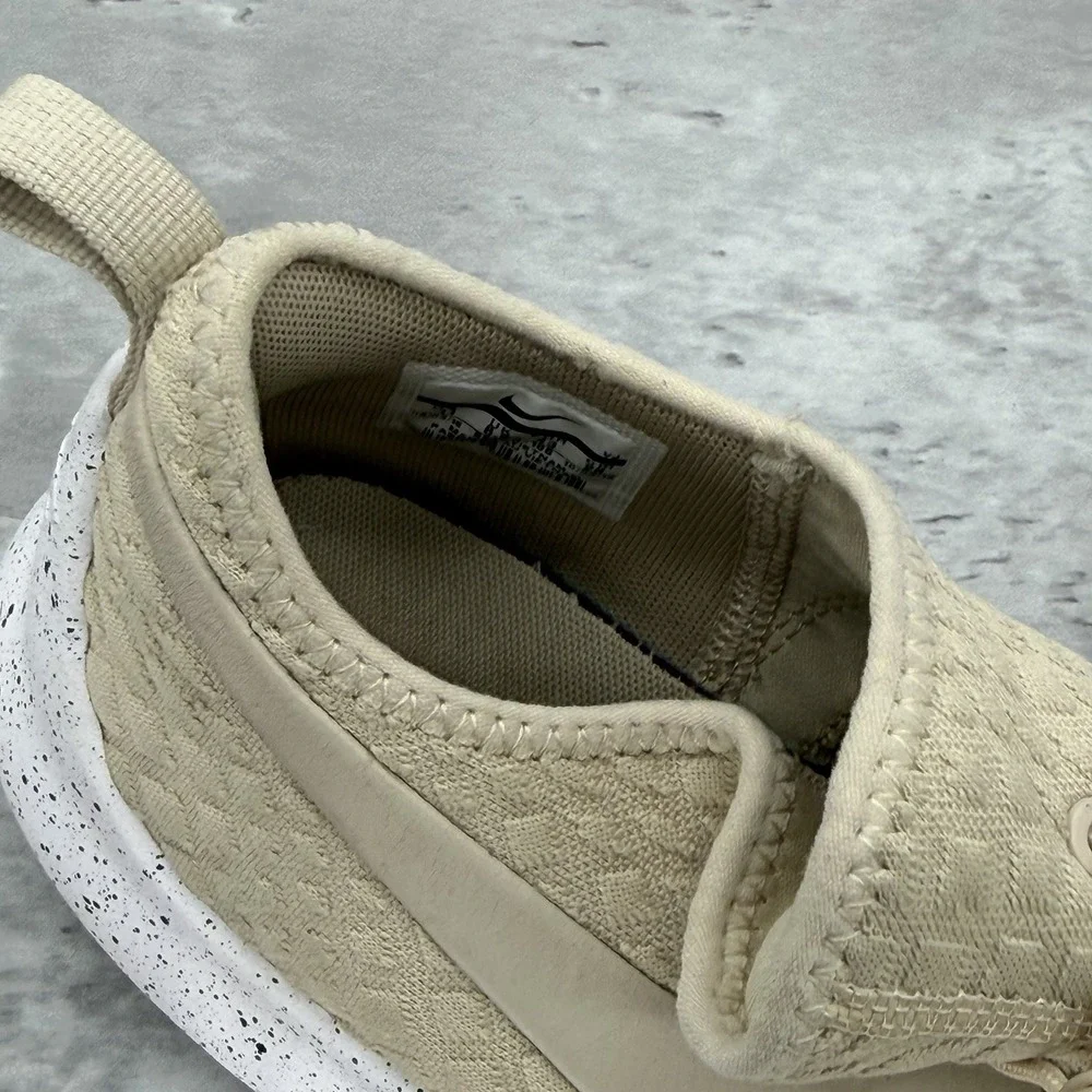 Nike Aptare Men's Size 11 Khaki Sand Texture Athletic Sneakers